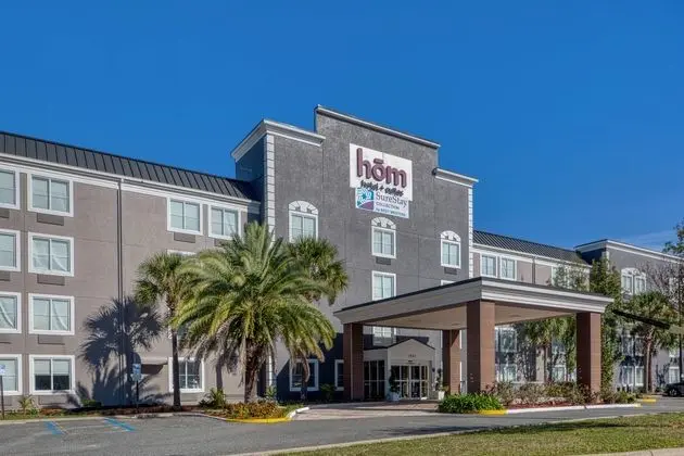 h?m hotel + suites, Trademark Collection by Wyndha - Dış Mekan