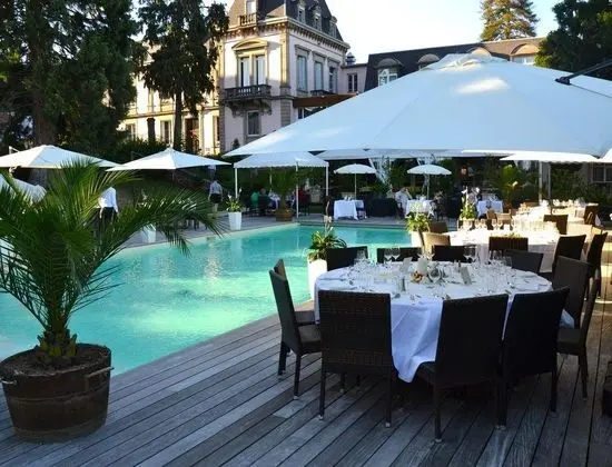 H Hotel & Restaurant