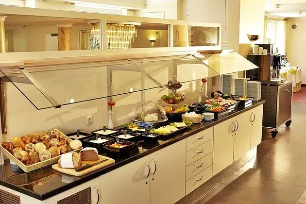 H+ Hotel Stade Herzog Widukind - Yeme / İçme