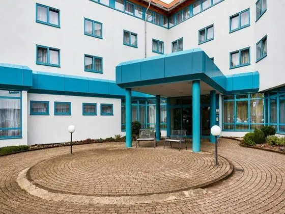 H+ Hotel Stuttgart Herrenberg - Dış Mekan