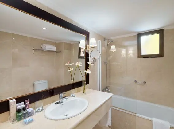 H10 Corregidor Boutique Hotel