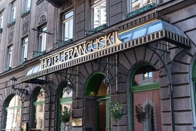 H15 Francuski Hotel - Dış Mekan