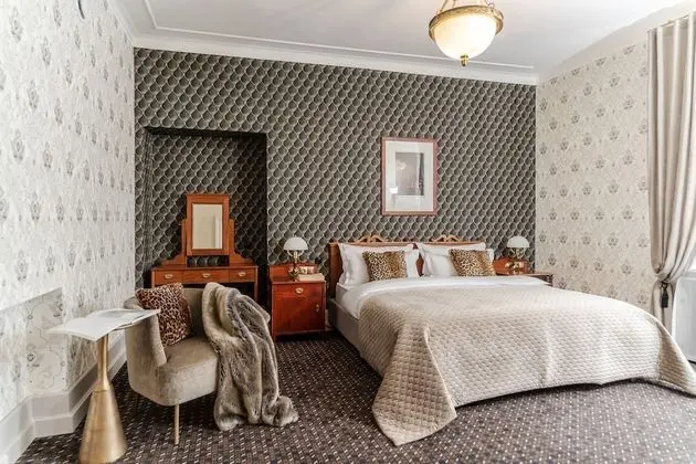 H15 Francuski Hotel - Öne Çıkan Resim
