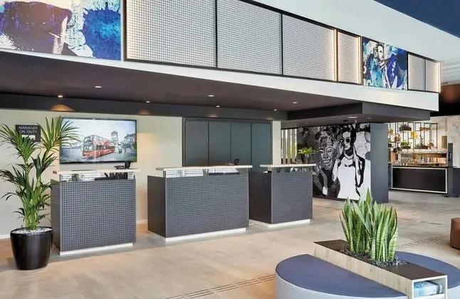 H2 Hotel Düsseldorf City - Lobi