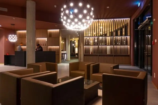 H24 Stadthotel Bernau - Lobi