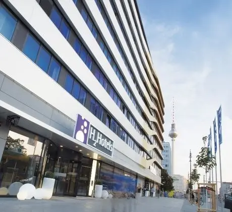 H4 Hotel Berlin Alexanderplatz - Genel