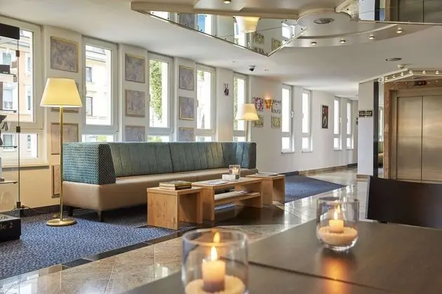 H4 Hotel Residenzschloss Bayreuth - Lobi