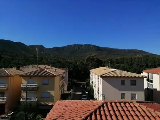 Habitacions Can Pau Guest House