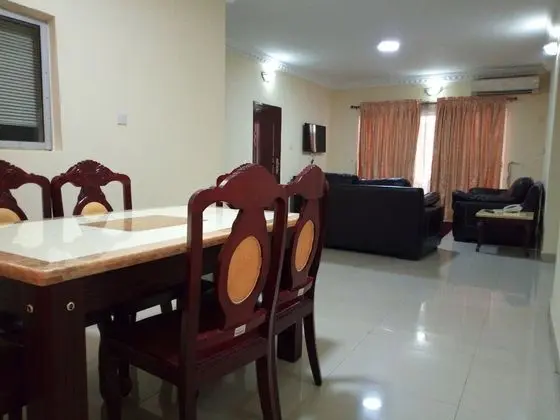 The Habitat Suites & Apartments Annex - Yerinde Yemek