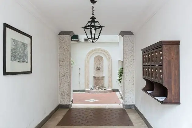Habitat's Campo di Fiori Apartments - Lobi