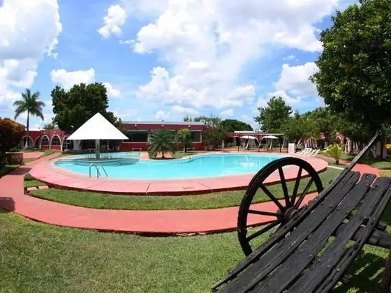 Hacienda Inn Aeropuerto - Havuz