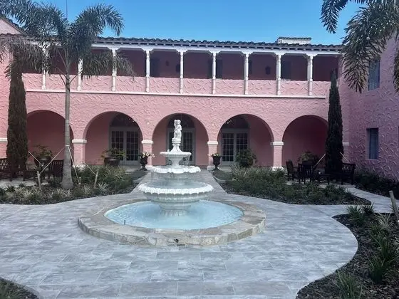The Hacienda - Dış Mekan