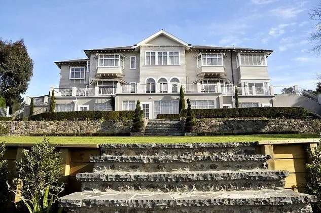 HACKTHORNE GARDENS LUXURY ACCOMMODATION
