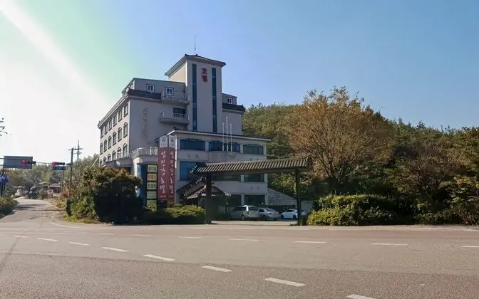 Hadong Seomjingang Hotel