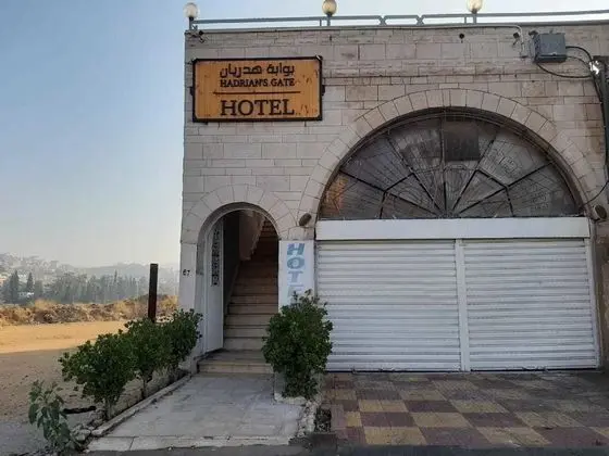 Hadrian's Gate Hotel