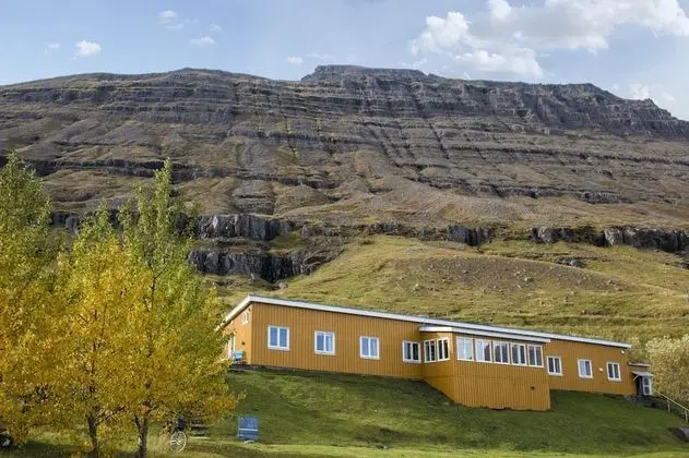 Hafaldan HI Hostel - Harbour building