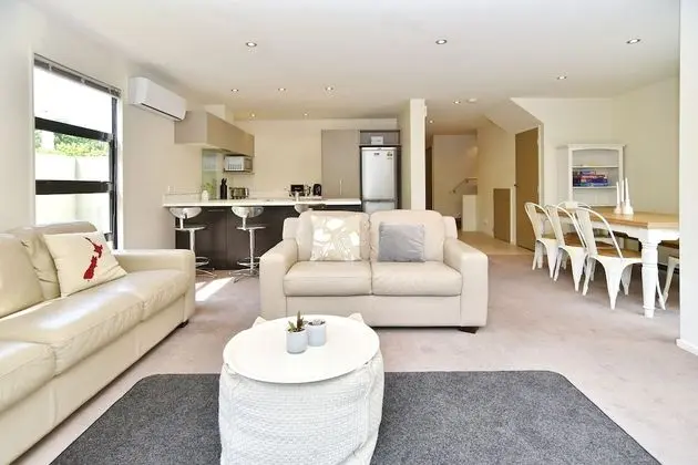 Hagley Apartment