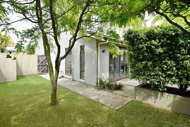 Hagley Apartment