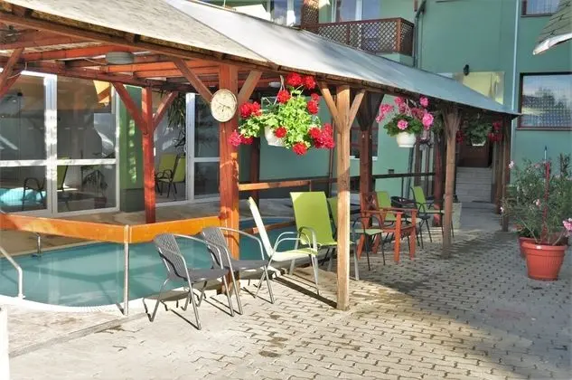 Hotel Hajnal - Dış Mekan