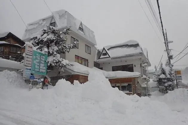 Hakuba Cortina Backpackers - Hostel - Dış Mekan