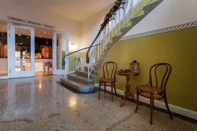 Hotel Halber Mond - Lobi