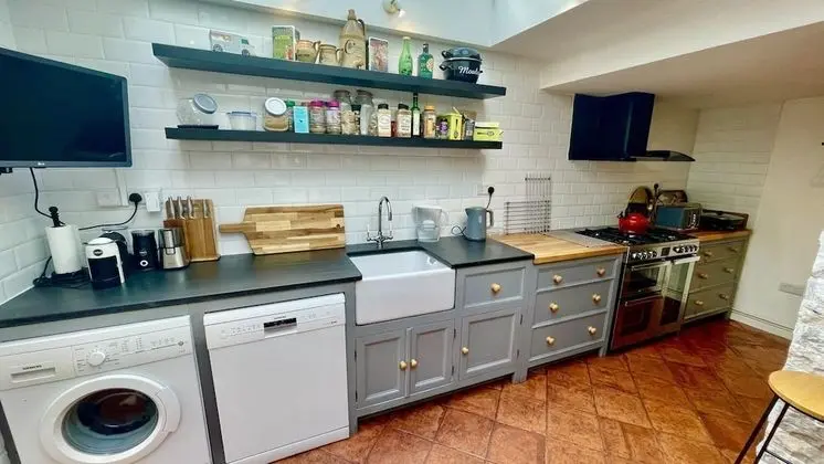 Haldon View - Characterful Cottage Boasts Stunning Countryside Views and hot tub - Oda