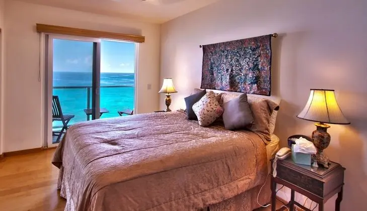 Hale Honu-oceanfront 4 Bedroom Home by RedAwning - Oda