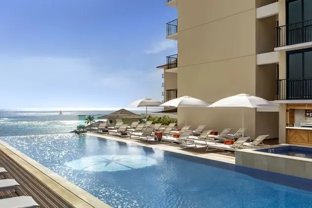 Halepuna Waikiki by Halekulani - Öne Çıkan Resim
