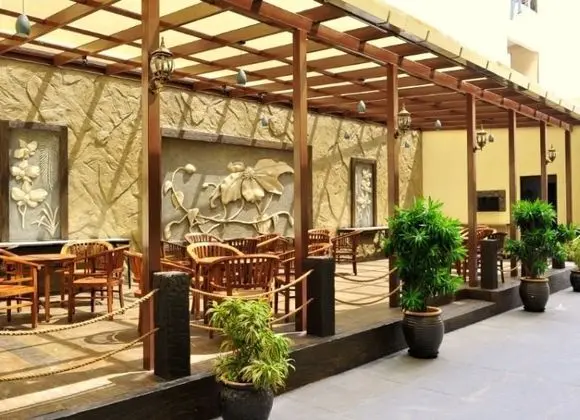 Hallmark Inn Hotel - Manzara / Peyzaj