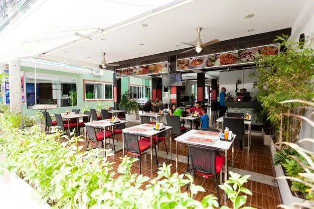 Hallo Patong Hotel & Restaurant
