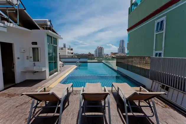 Hallo Patong Hotel & Restaurant - Havuz
