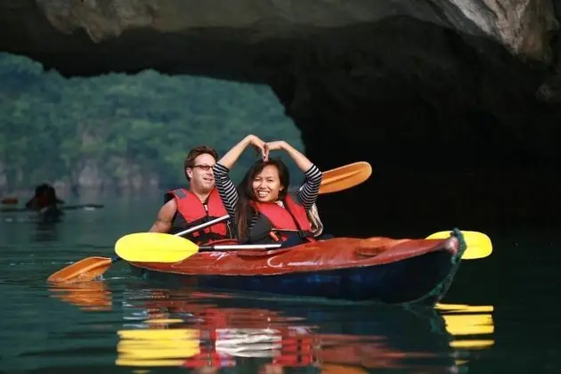 Halong Bay Cruise For Backpackers - Dış Mekan
