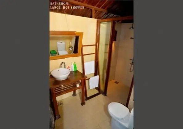 Halong Bay Deluxe Cruise Bungalow on Island - Banyo Tipleri