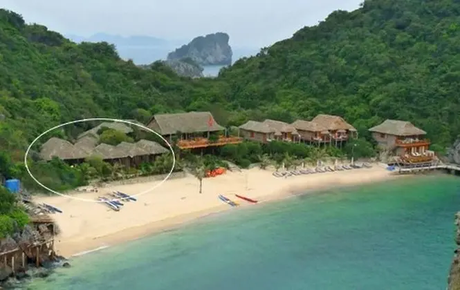Halong Bay Deluxe Cruise Bungalow on Island - Plaj