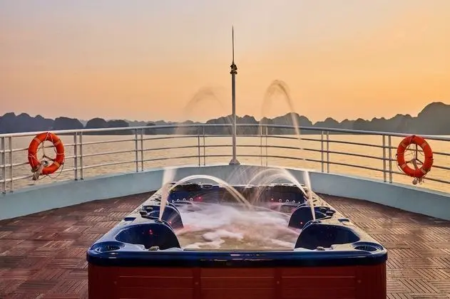 Halong Legacy Legend Cruise - Havuz