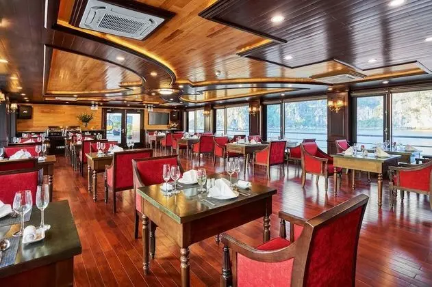 Halong Legacy Legend Cruise - Yerinde Yemek