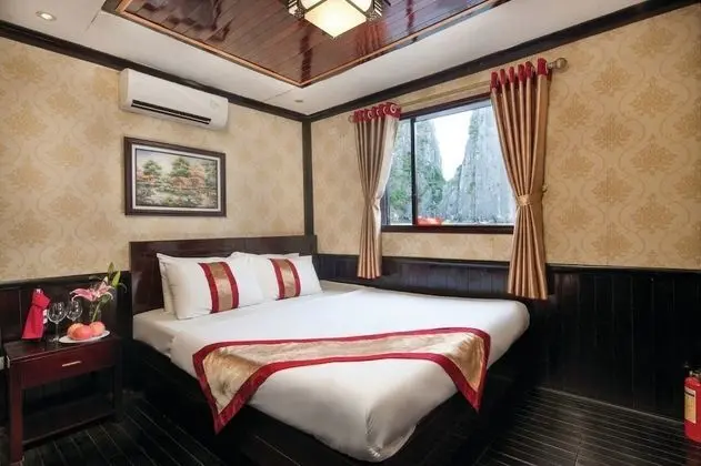 Halong Moonlight Cruises - Öne Çıkan Resim