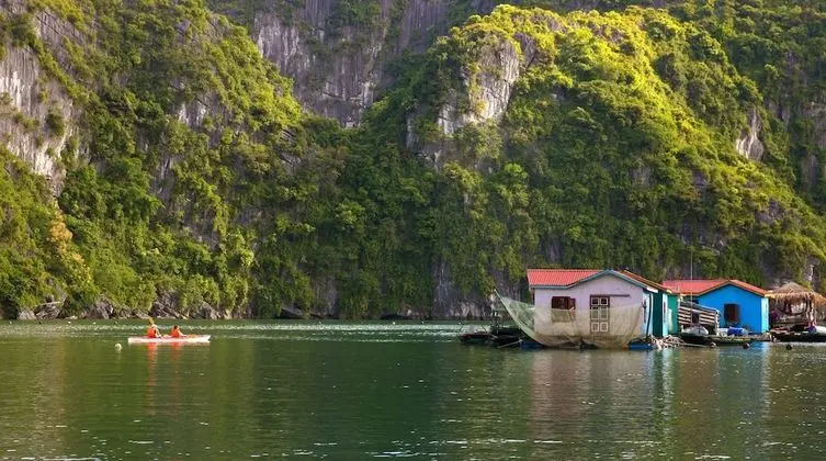 Halong Sapphire Cruise - Havuz