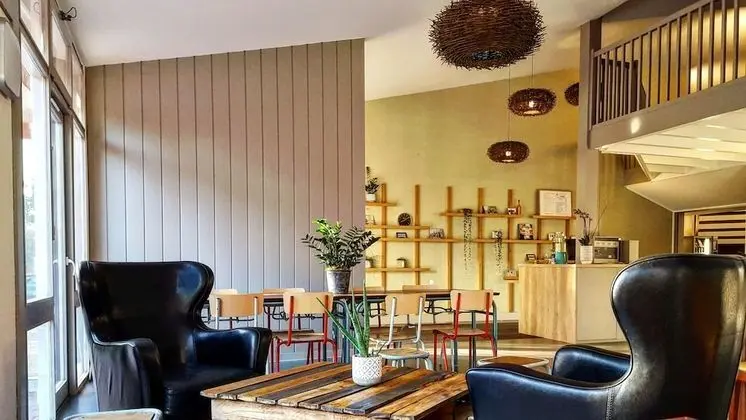 Halt Hotel - Öne Çıkan Resim