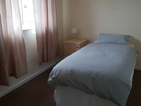 Hambledon Crescent - Oda