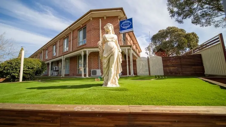 HAMILTONA ™S QUEANBEYAN MOTEL