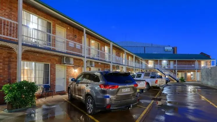 Hamilton's Henry Parkes Motor Inn, Parkes - Dış Mekan