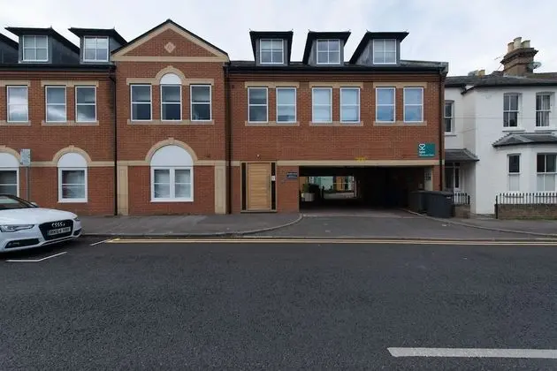 Hampden Apartments - The Elizabeth