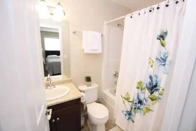 Hampton 3bd 2br near Airport - Banyo Tipleri