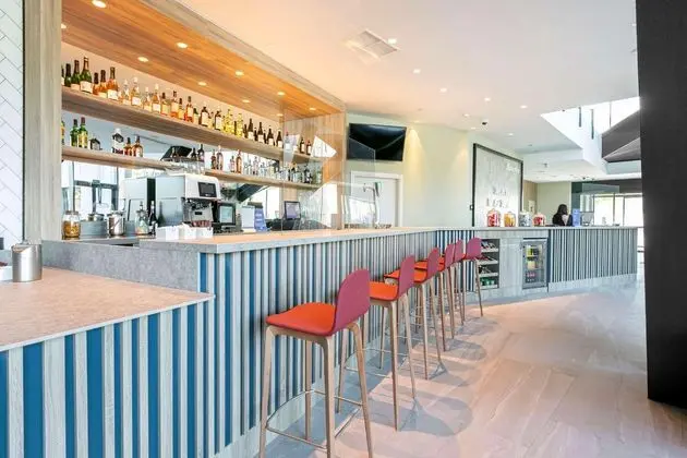 HAMPTON BY HILTON ALCOBENDAS - Bar