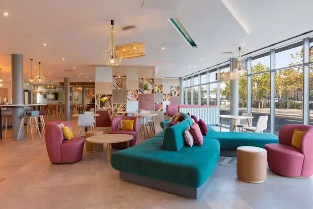 Hampton by Hilton Ashford International - Lobi