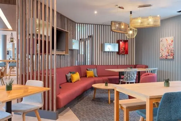 Hampton by Hilton Ashford International - Yerinde Yemek