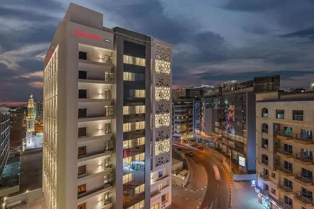 Hampton by Hilton Dubai Al Barsha - Dış Mekan