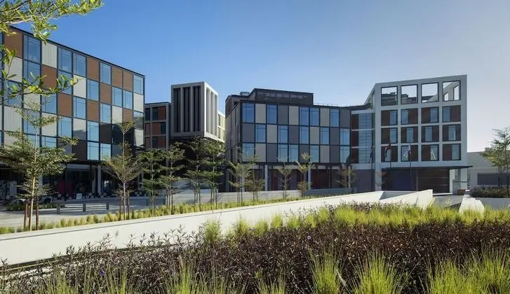 Hampton by Hilton Dubai Al Seef - Dış Mekan