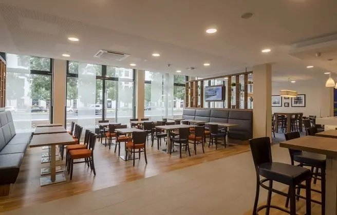 Hampton by Hilton Frankfurt City Centre - Yerinde Yemek
